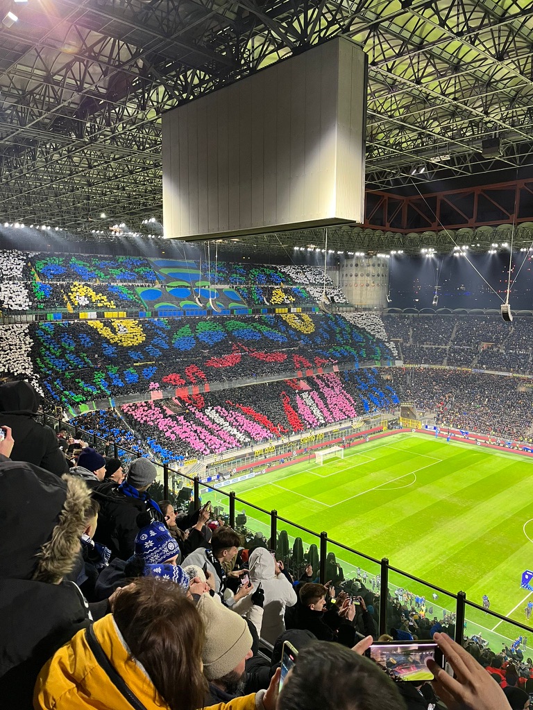 Curva Nordin koreografia Stadio Giuseppe Meazzalla